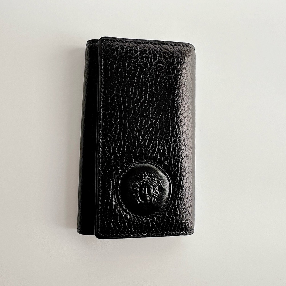 ✨GIANNI VERSACE Grained Leather Key Holder Case